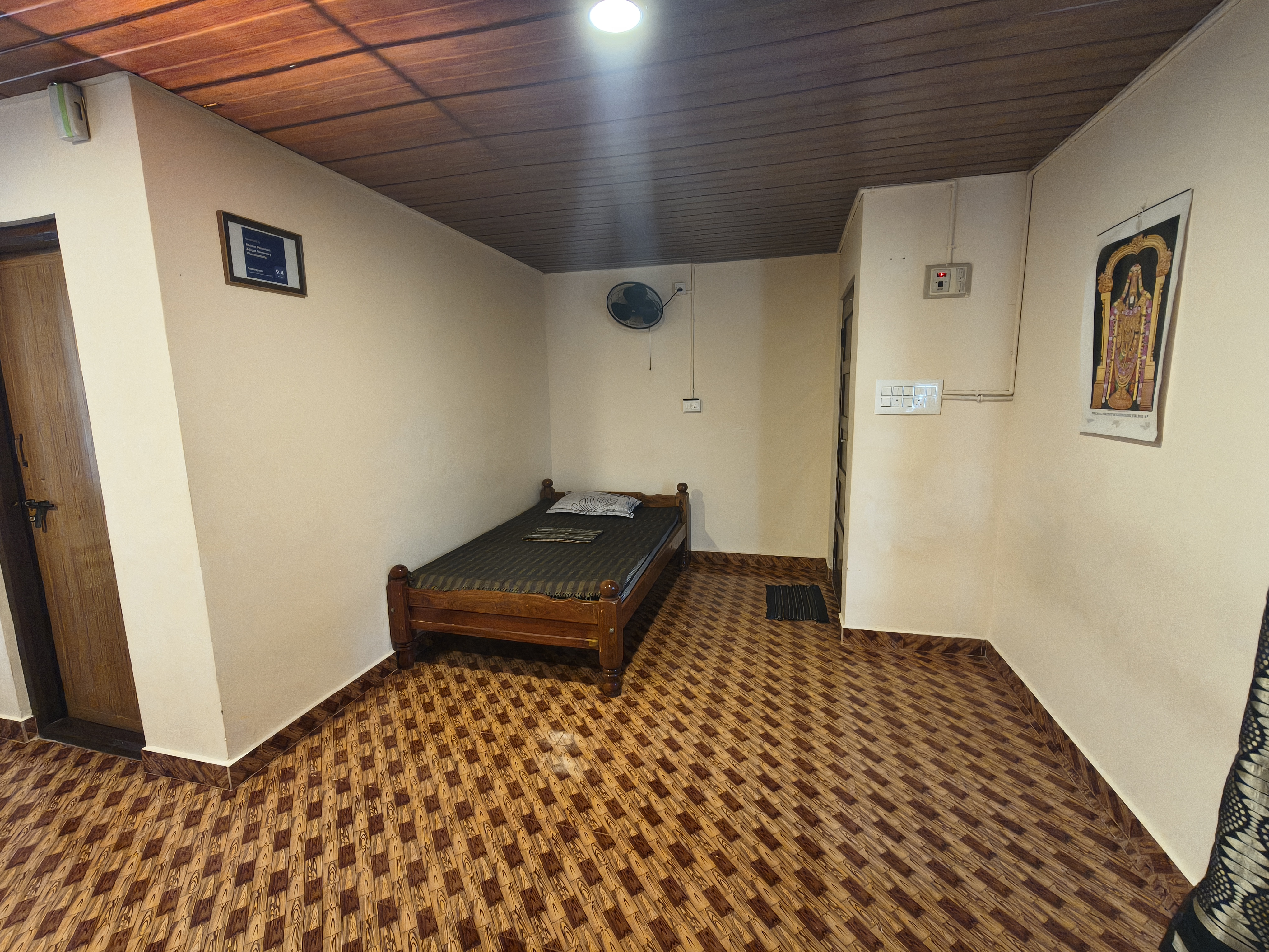 Room Image 4